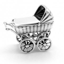 Серебряная коляска – лучший подарок на крестины