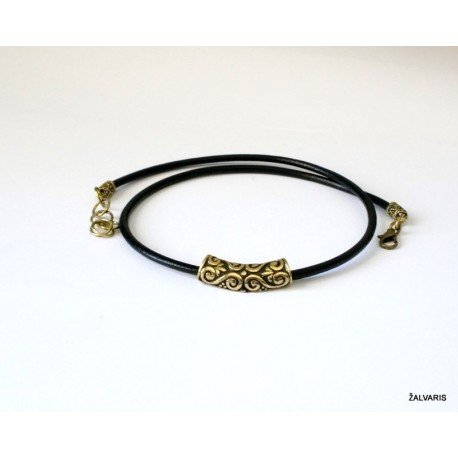 Žalvarinė kolje su natūralia oda