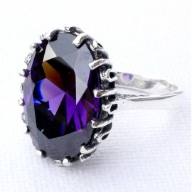 Кольцо с фиолетовым цирконом Ž120